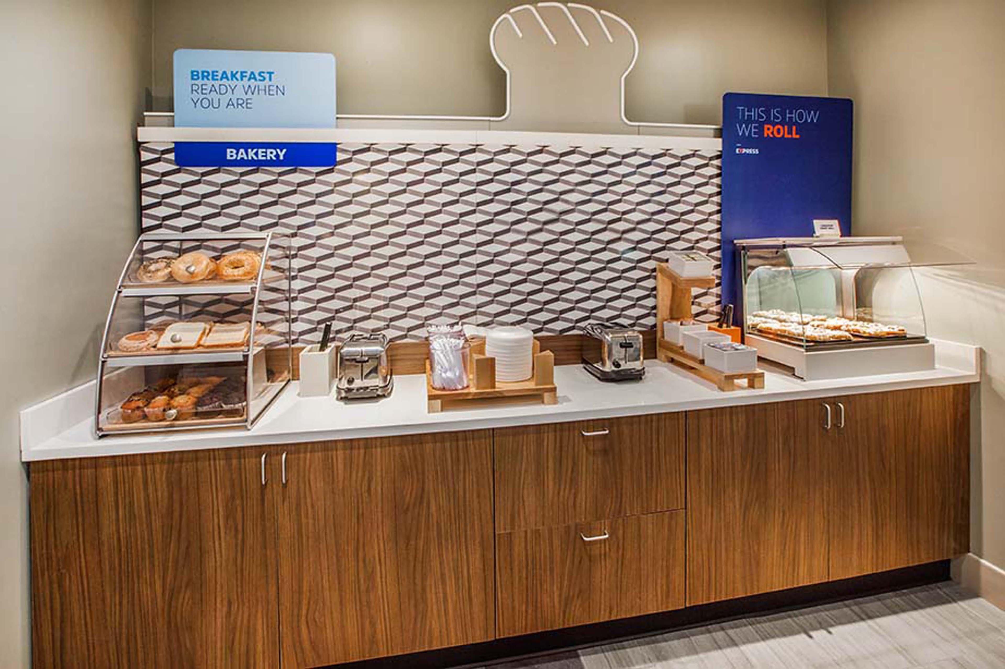 Holiday Inn Express & Suites Farmington Hills - Detroit By Ihg Esterno foto