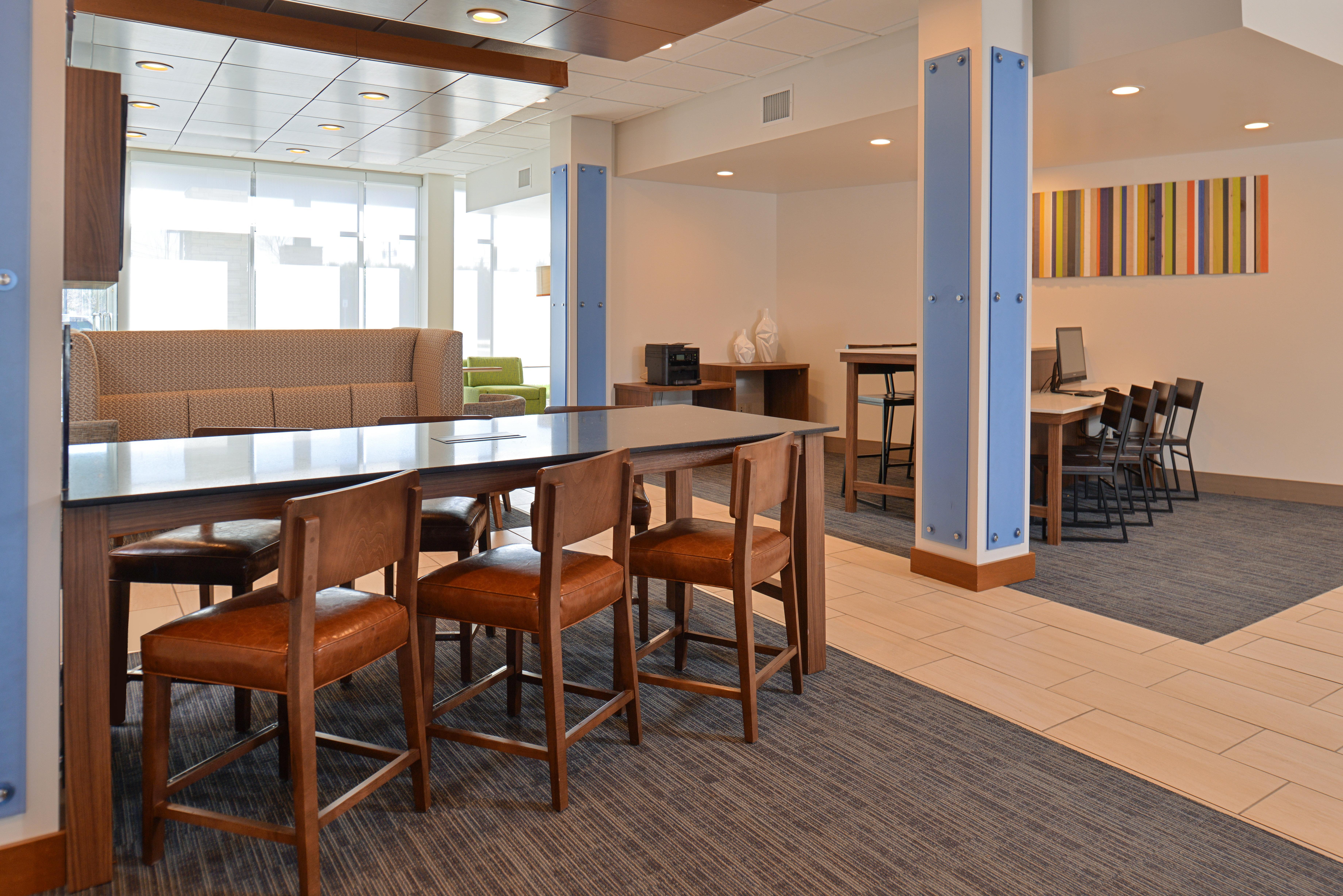 Holiday Inn Express & Suites Farmington Hills - Detroit By Ihg Esterno foto