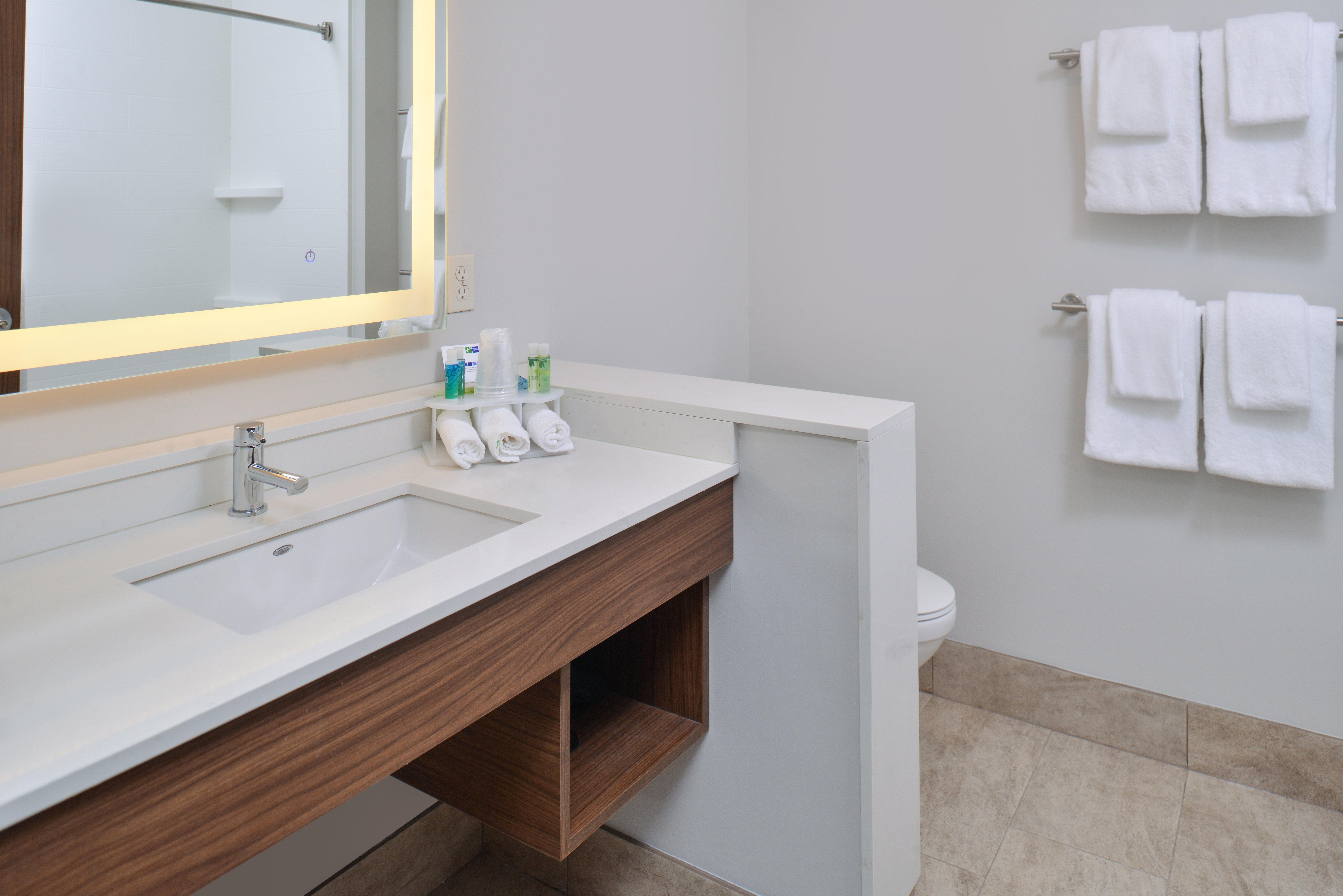 Holiday Inn Express & Suites Farmington Hills - Detroit By Ihg Esterno foto