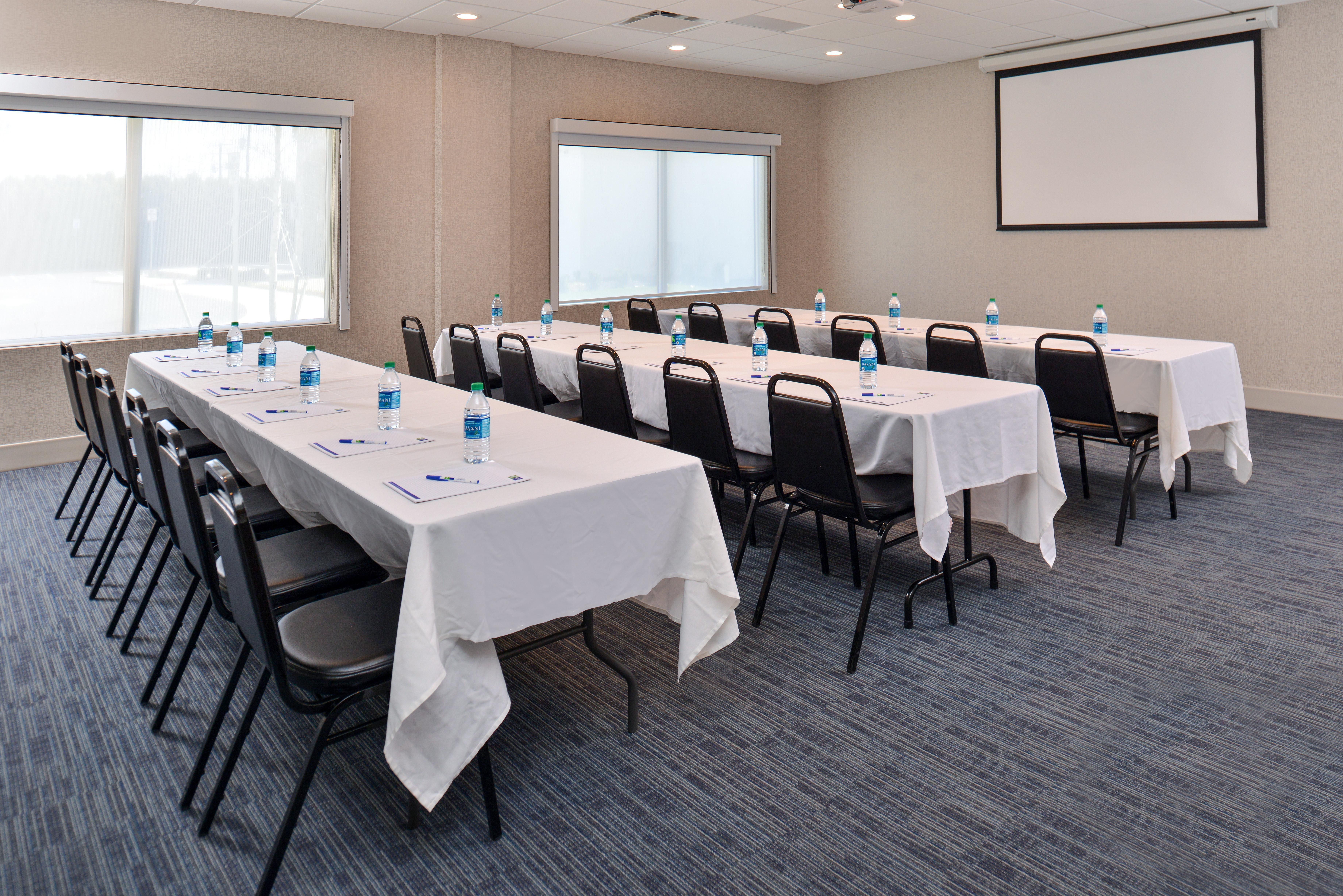 Holiday Inn Express & Suites Farmington Hills - Detroit By Ihg Esterno foto